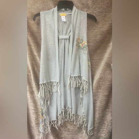 Lulumari Fringe Floral Embroidery Vest - Picture 12 of 16